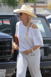 Nicollette Sheridan Retail Therapy Beverly Hills 05.31.2025