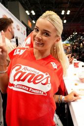 Olivia Dunne: Fanatics Fest Champion Energy in NYC