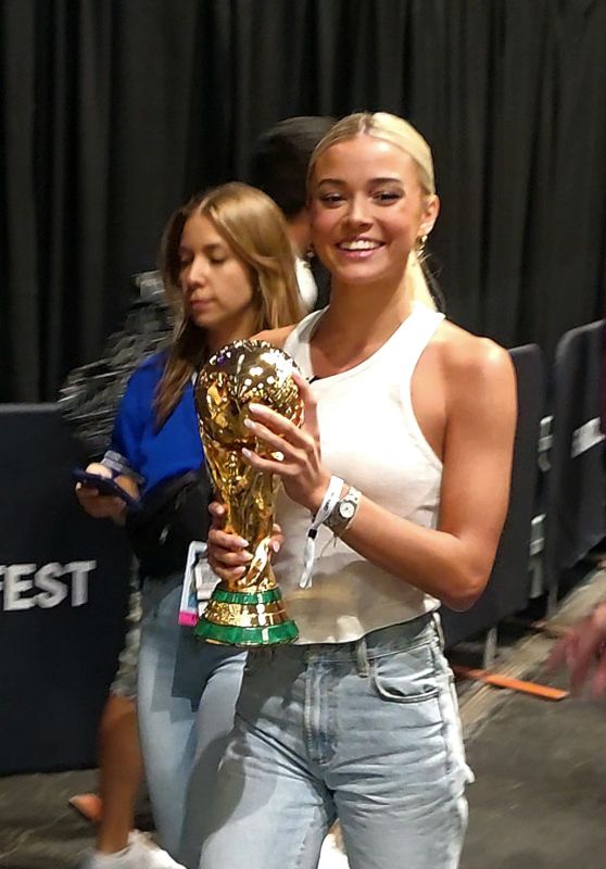 Olivia Dunne: Fanatics Fest Champion Energy in NYC