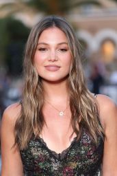 Olivia Holt Debuts Sleek Glam at Filming Italy