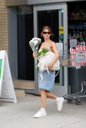 Olivia Jade Purchases Fresh Blooms in Los Angeles