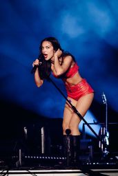 Olivia Rodrigo Dazzles Governor