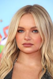 Pressley Hosbach Glitters at Nickelodeon Kids