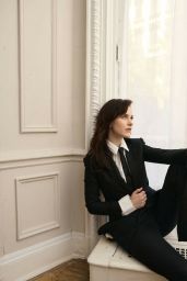 Rachel Brosnahan Unveils 