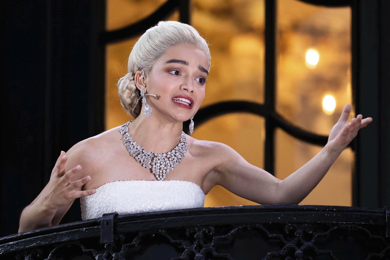 Rachel Zegler Debuts as Evita at London Palladium • CelebMafia