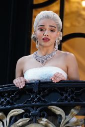 Rachel Zegler Debuts as Evita at London Palladium