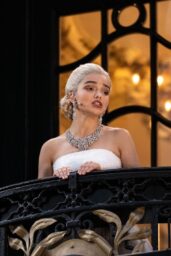 Rachel Zegler Debuts as Evita at London Palladium
