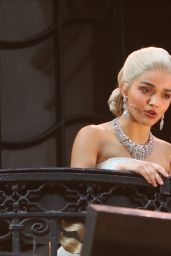 Rachel Zegler Electrifies London Palladium as Evita