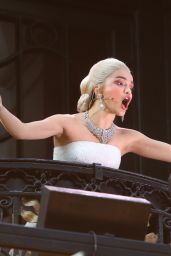 Rachel Zegler Electrifies London Palladium as Evita