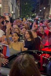 Rachel Zegler Exits London Palladium, Greets Fans 06.27.2025