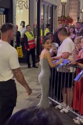 Rachel Zegler Exits London Palladium, Greets Fans 06.27.2025