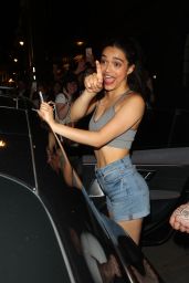 Rachel Zegler Signs Autographs Post-