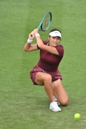 Raducanu Rallies Past Li in Thrilling Eastbourne Opener