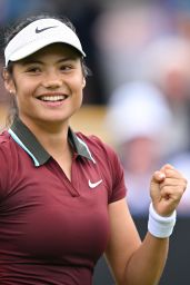 Raducanu Rallies Past Li in Thrilling Eastbourne Opener