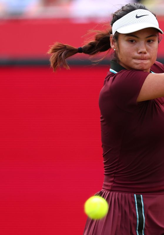 Raducanu Victorious at HSBC Championships in London