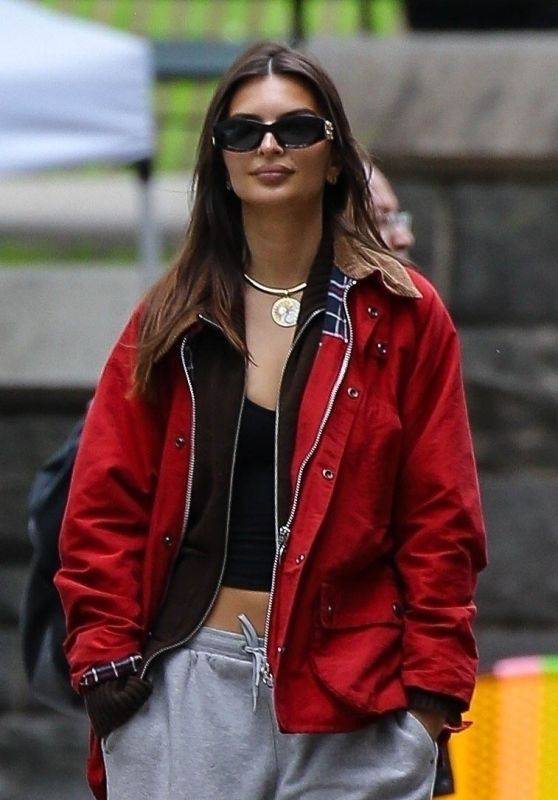 Ratajkowski, Rispo Stroll New York City 05.31.2025