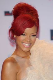 Rihanna Captivates at MTV EMA Awards 2010 in Madrid