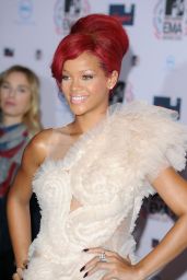 Rihanna Captivates at MTV EMA Awards 2010 in Madrid