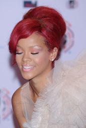 Rihanna Captivates at MTV EMA Awards 2010 in Madrid