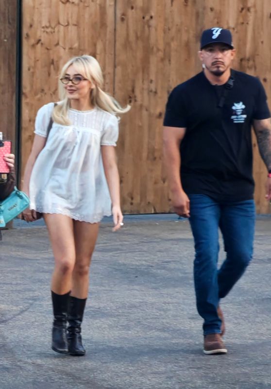 Sabrina Carpenter Charms at Hyde Park Concert