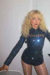 Sabrina Carpenter Rocks Loewe Bodysuit at Primavera Sound 2025