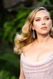 Scarlett Johansson Dazzles at Jurassic World Premiere