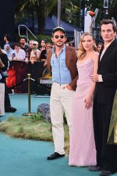 Scarlett Johansson Dazzles at Jurassic World Premiere