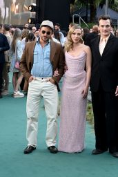 Scarlett Johansson Dazzles at Jurassic World Premiere