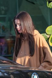 Selena Gomez Steps Out in Cali-Casual Chic