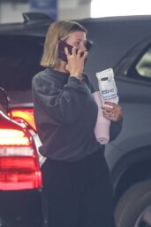 Sofia Richie Debuts Fresh Cut in Beverly Hills