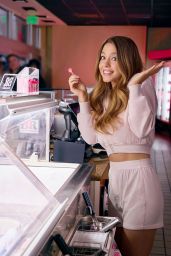 Sydney Sweeney Channels Retro Charm for Baskin-Robbins