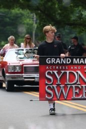 Sydney Sweeney Honored at Boxing Hall of Fame Induction Ceremony