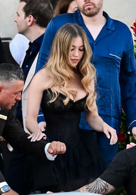Sydney Sweeney Unveils Dark Romance at Bezos Sydney Sweeney Unveils Dark Romance at Bezos