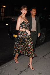 Taylor Swift Via Carota Dinner Dôen Dress 05.29.2025