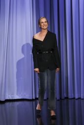 Uma Thurman Debuts Polished Power on Tonight Show
