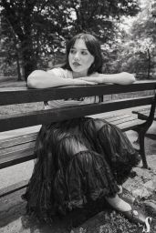Violet McGraw’s Ethereal Glow in Seventeen Magazine’s June 2025 Spread