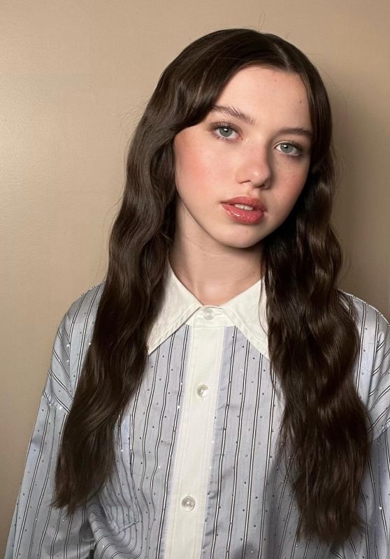 Violet McGraw Unveils Fresh Look at WPIX 2025 Appearance