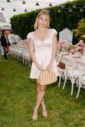 Xandra Pohl Charms at Loveshackfancy x Havaianas Beach Shack Event