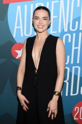 Zoey Deutch - Broadway.com Audience Choice Awards in New York - 05.29.2025