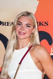 Abbie Quinnen Attends 