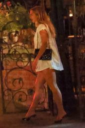Addison Rae & Sombr – LA Night Out: A Study in Contrasts