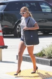 Addison Rae: Unexpected Glam for Lululemon Run