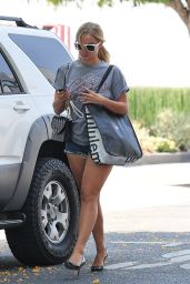 Addison Rae: Unexpected Glam for Lululemon Run