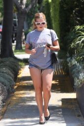 Addison Rae: Unexpected Glam for Lululemon Run