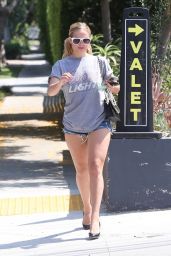 Addison Rae: Unexpected Glam for Lululemon Run