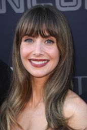 Alison Brie Commands 