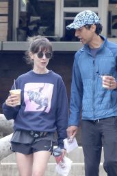 Alison Brie Keeps It Cool on Los Feliz Hike – May 2, 2025