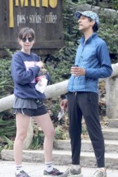 Alison Brie Keeps It Cool on Los Feliz Hike – May 2, 2025
