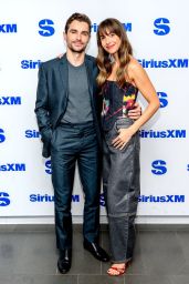 Alison Brie – SiriusXM Studios: NYC Style Twist