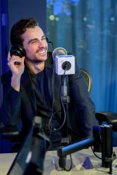 Alison Brie – SiriusXM Studios: NYC Style Twist